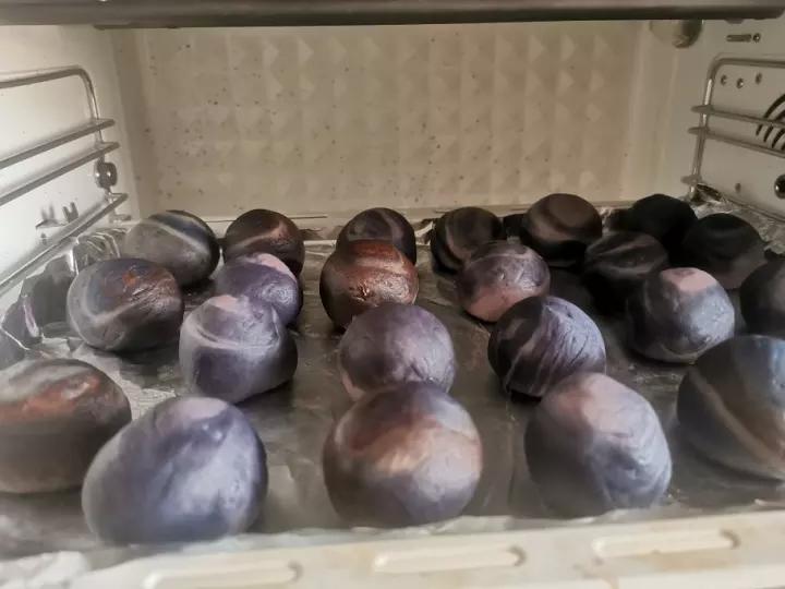 星空幻彩蛋黄酥