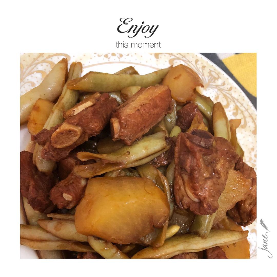正宗排骨豆角土豆