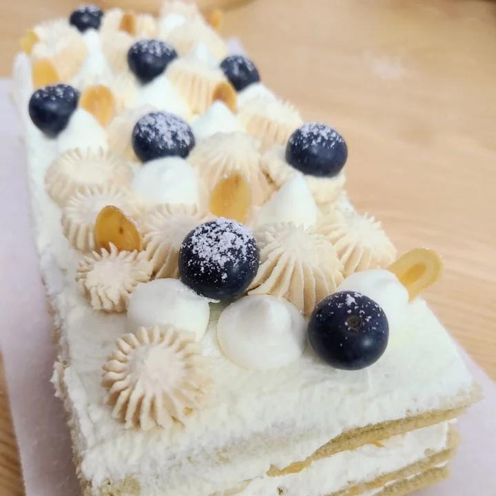 生椰拿铁奶油切块蛋糕