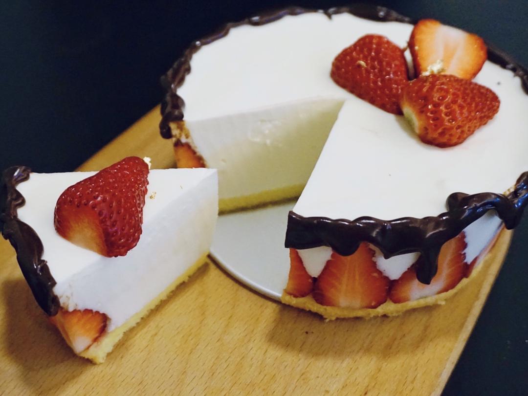 《Tinrry下午茶》教你做草莓芝士慕斯（6寸配方）