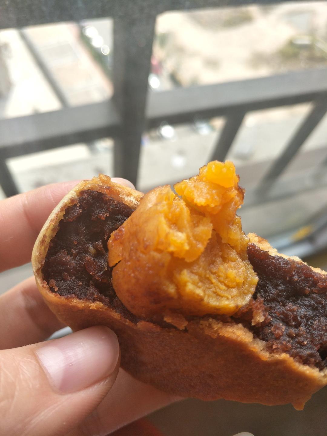 广式月饼——蛋黄莲蓉月饼