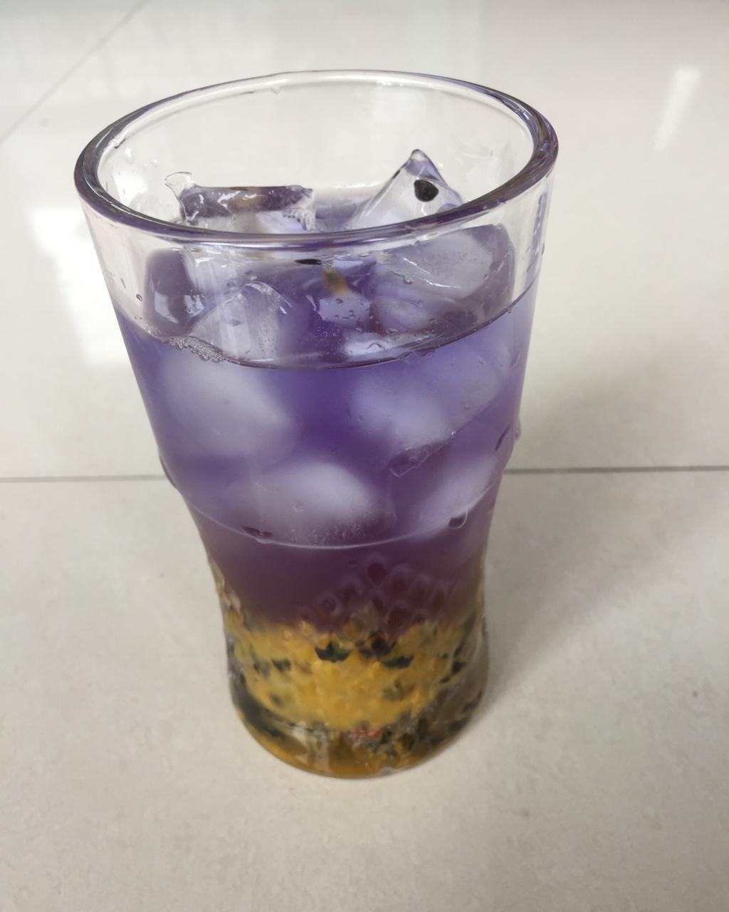 拂过杨柳的风_vwtb做的柠檬蝶豆花茶