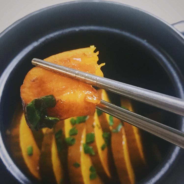 不一样的南瓜做法，连大蒜都抢着吃的做法