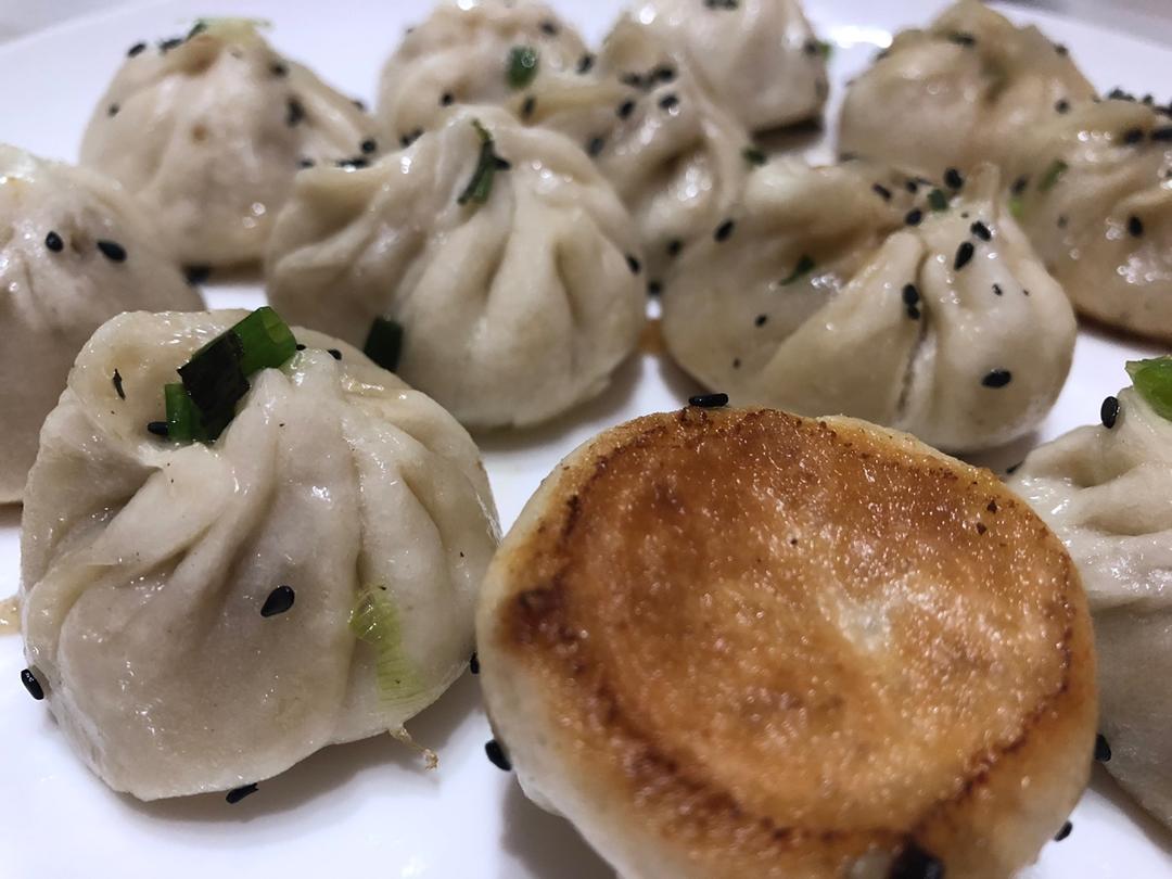 生煎包（新视频。猪肉韭菜莲藕生煎包）