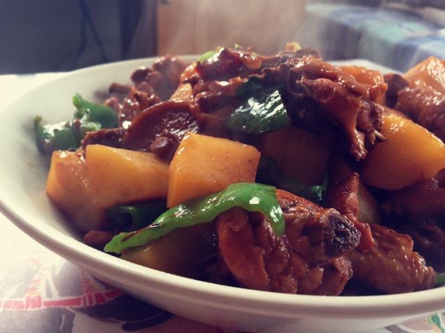 超级好下饭的香菇土豆烧小公鸡的做法