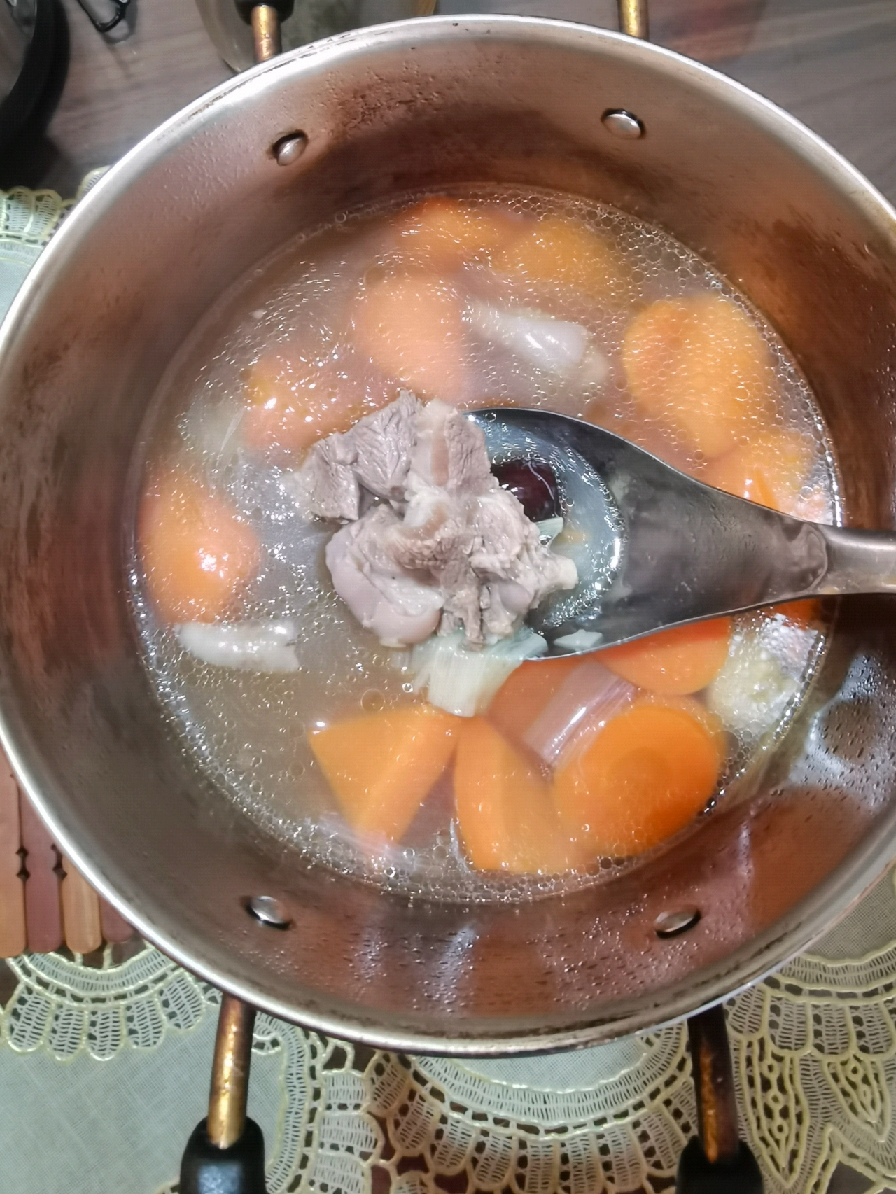 胡萝卜清炖羊肉