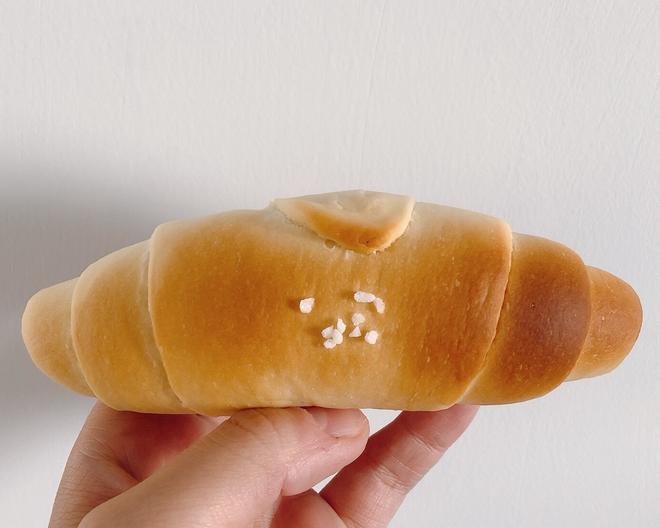 【原创】日式盐面包-新手必学的零失败方子（家常牛角包🥐）的做法