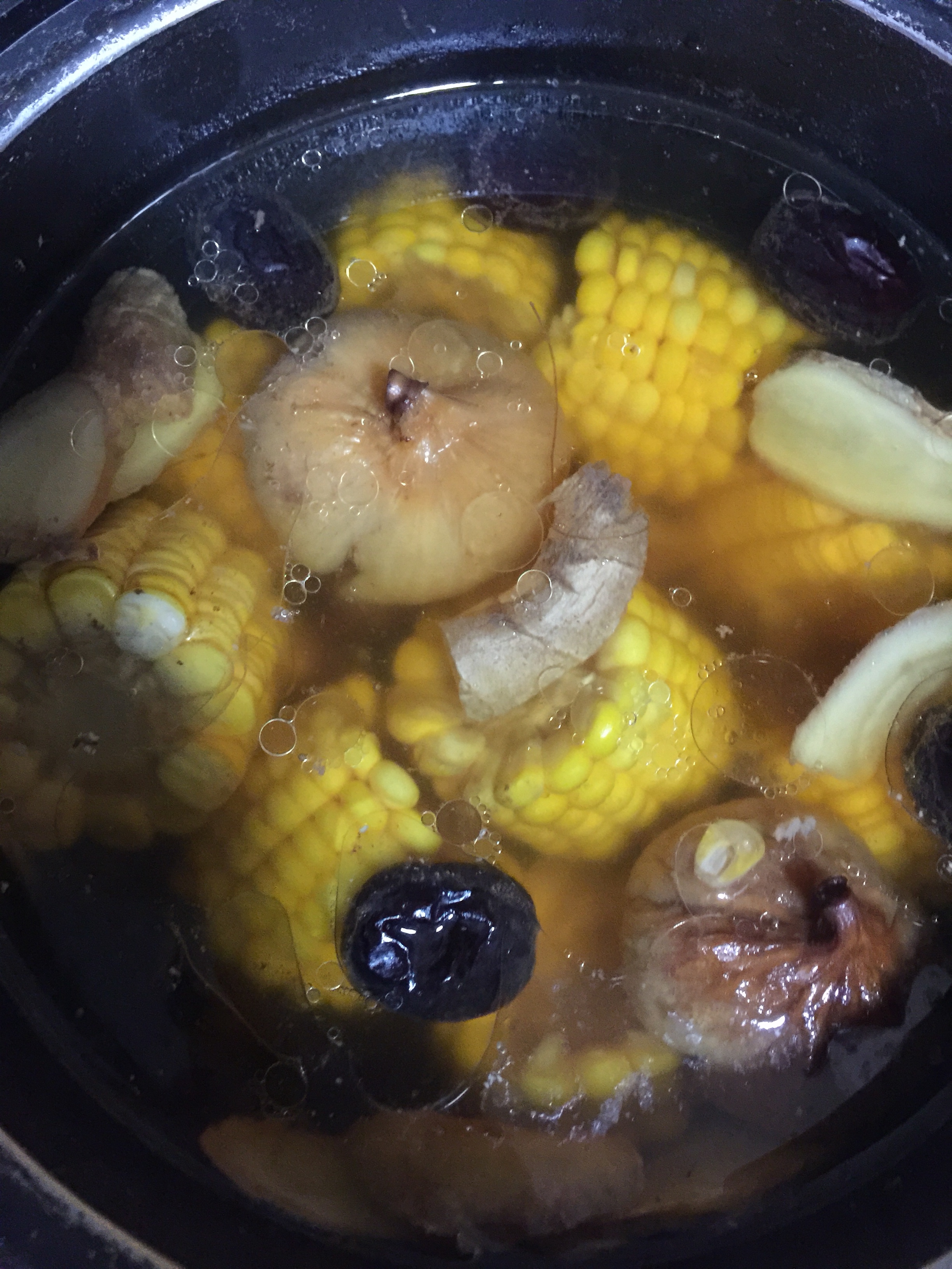 无花果玉米排骨汤的做法 步骤1