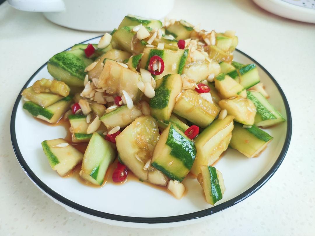 赞不绝口拍黄瓜🥒