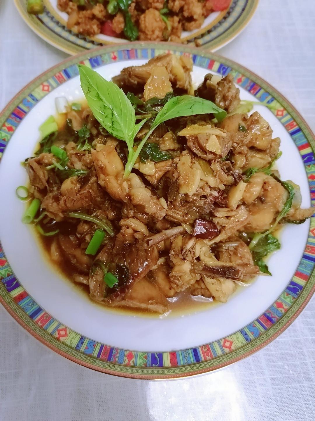 台式三杯鸡