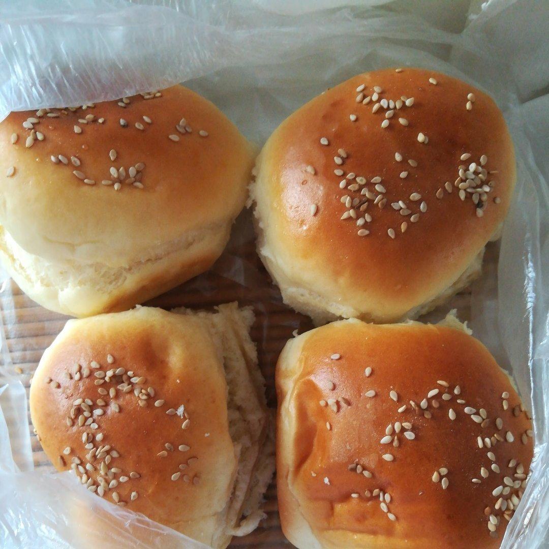 普通面粉做的柔软小餐包