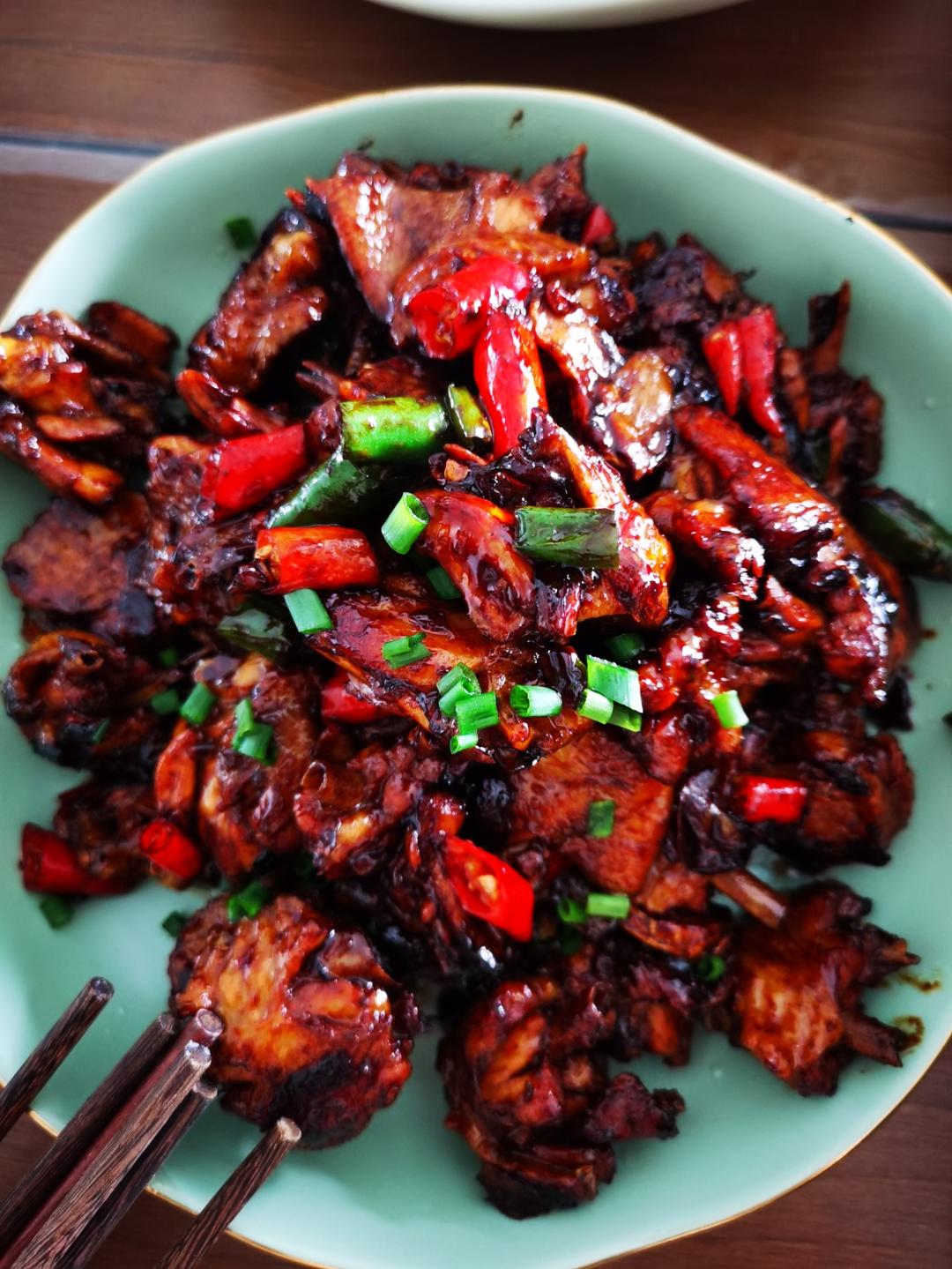 好吃到舔盘✅香辣过瘾超下饭的双椒炒鸡翅