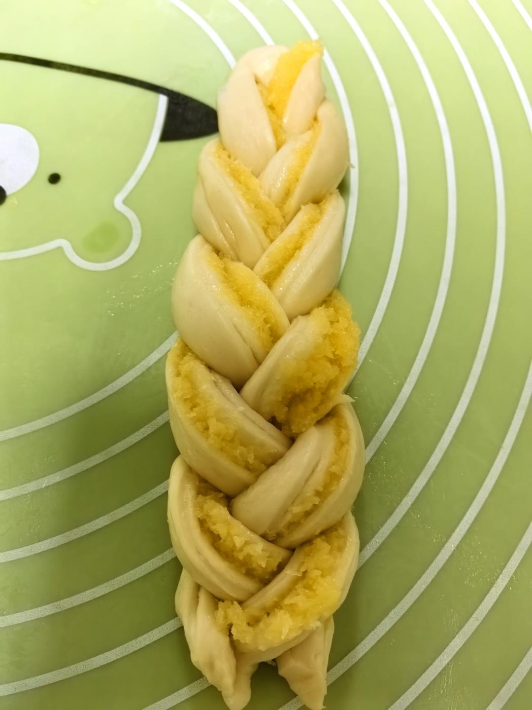 椰香满满的椰蓉花环面包｜万能椰蓉馅｜好吃又好看