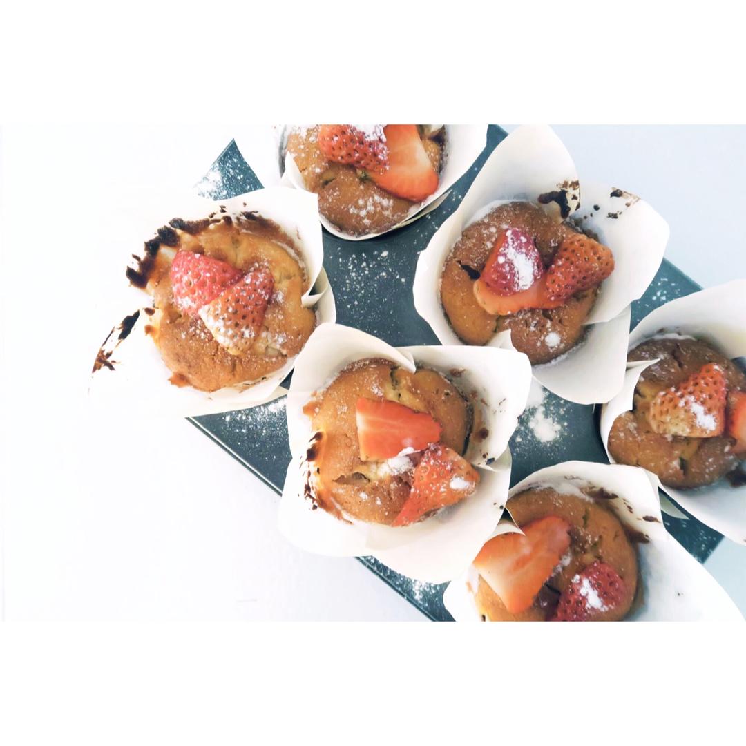 鲜草莓奶油酥饼马芬<Strawberry Shortcake Muffin>