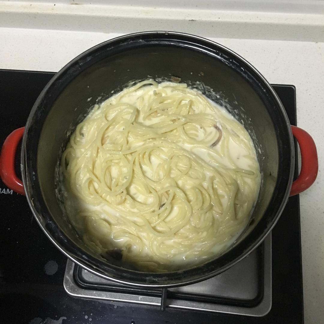鸡蛋芝士煮意粉（超简单✔）