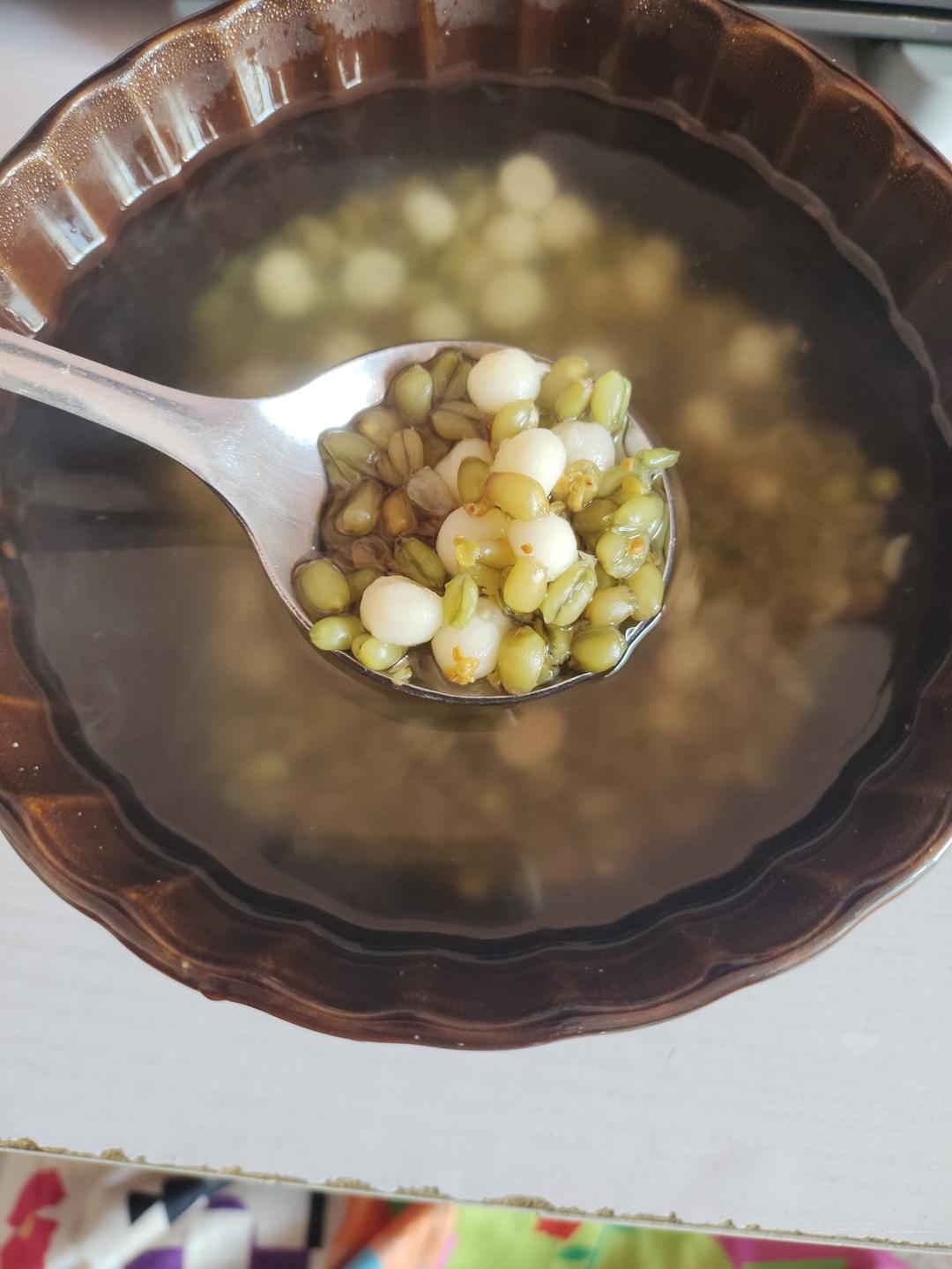 鲜芡实青麦仁糖水