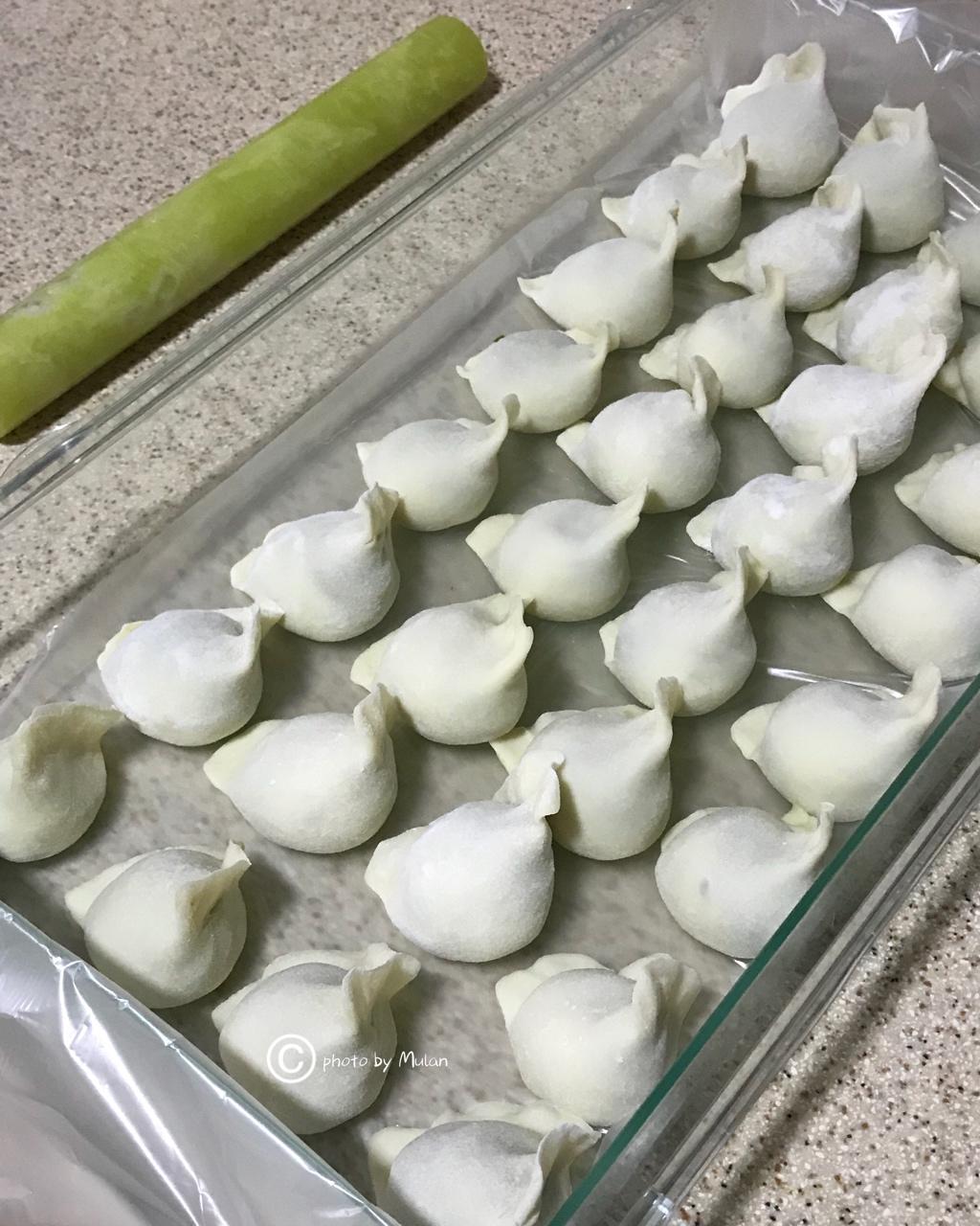 大肚饺子包法——后附视频  (胡萝卜牛肉馅儿)