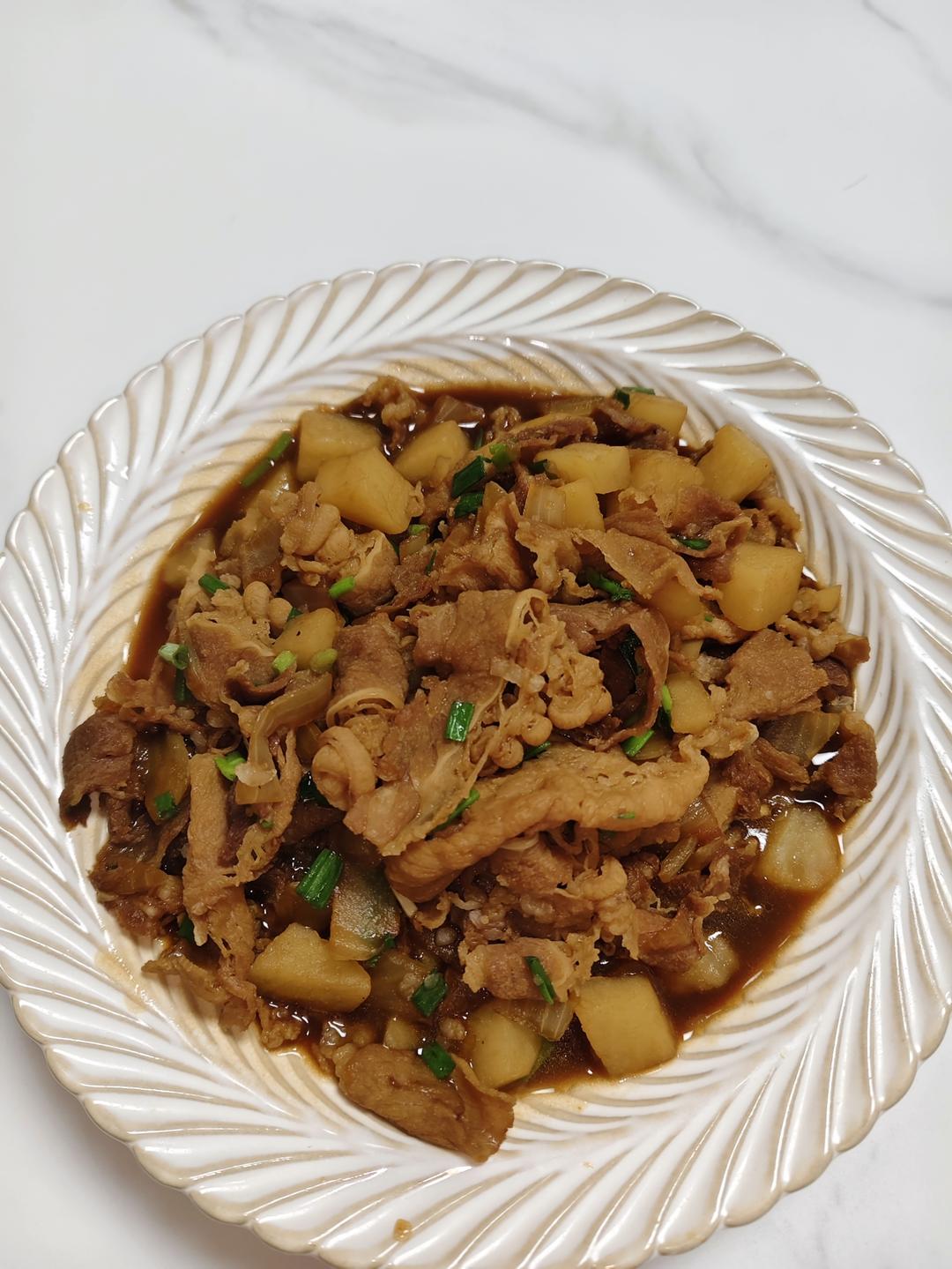 好吃到舔碗底的土豆肥牛拌饭