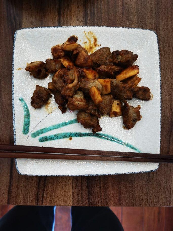 黑蒜子牛肉粒