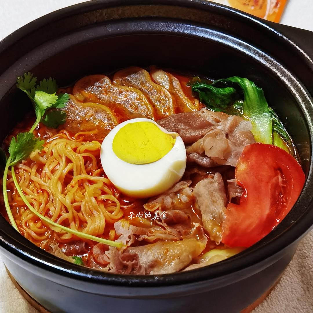 番茄酸汤砂锅肥牛面的做法 步骤8