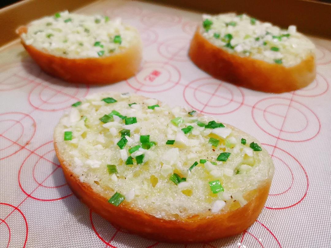 脆烤蒜香面包