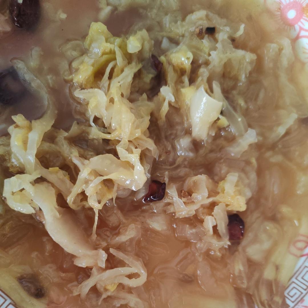 酸菜炖五花肉