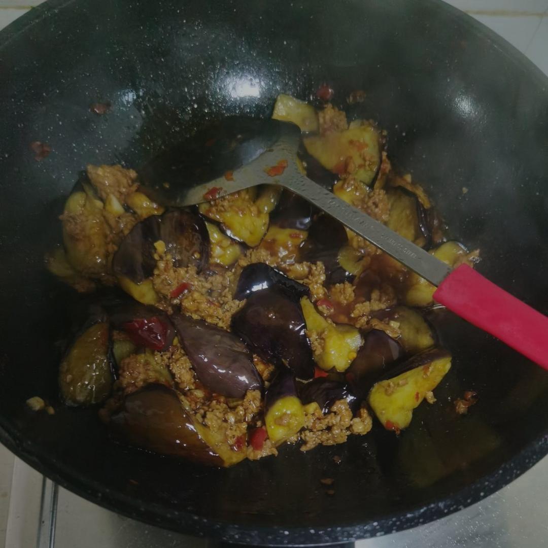 厨师长教你：“肉末烧茄子”的家常做法，口感软糯适合下饭，收藏