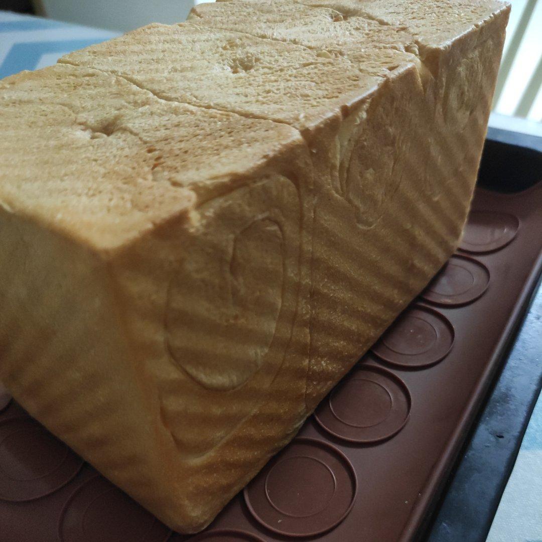 只需一次发酵的超软吐司（附面包机揉手套膜攻略）