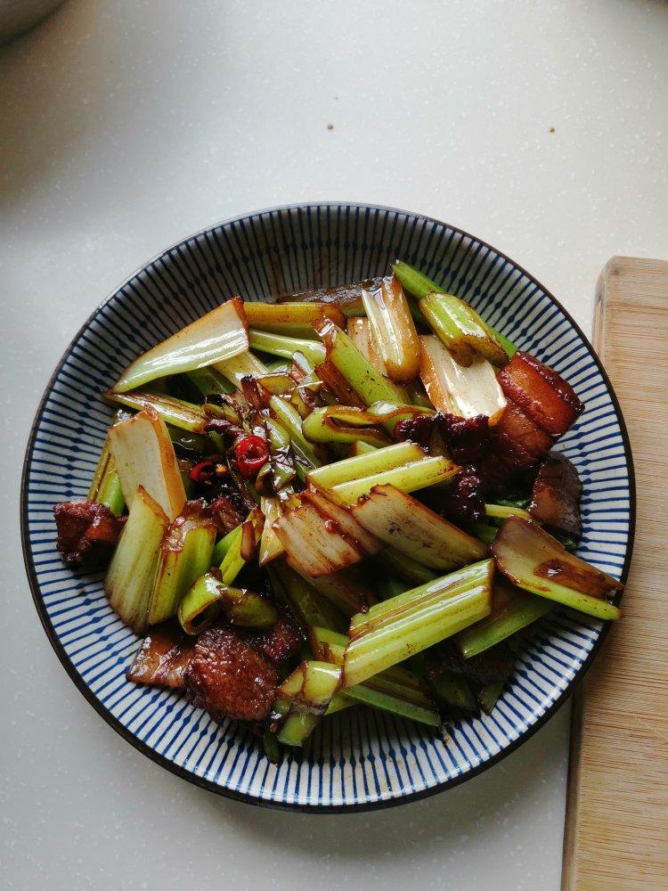 能干三碗饭的芹菜炒肉