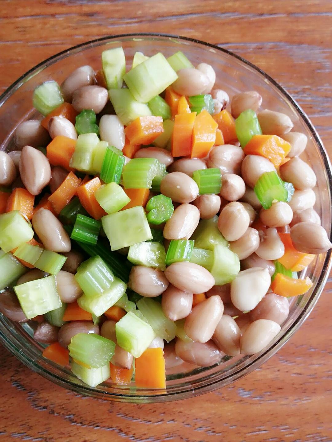 静波jingbo做的凉拌芹菜花生米胡萝卜