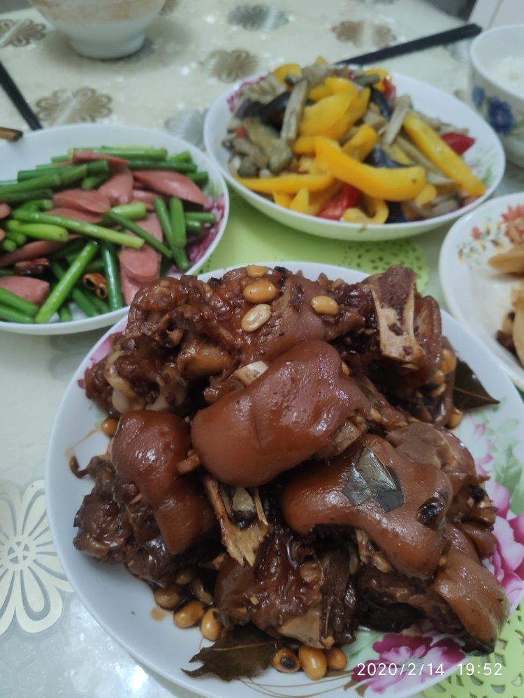 红烧猪蹄，酱香味，超级过嘴瘾的卤猪蹄