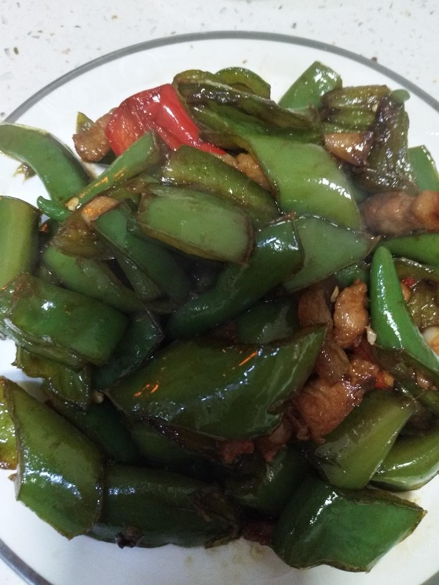五花肉炒尖椒