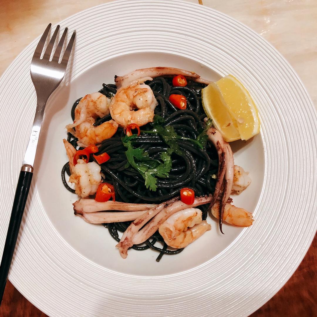 手机用户1061_vi4j做的墨鱼汁意大利面