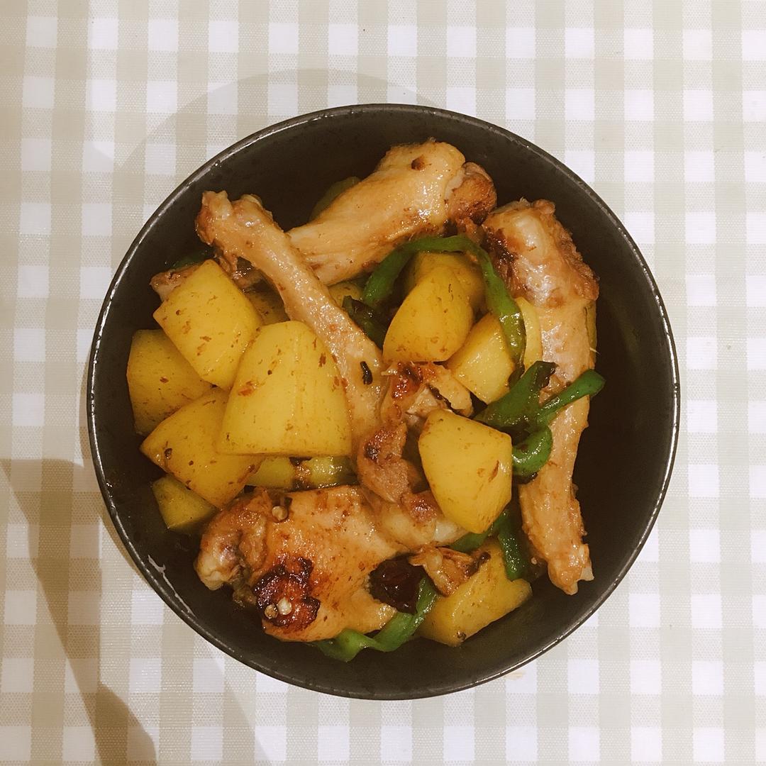 家常土豆烧鸭腿