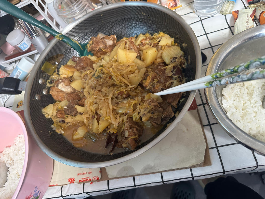完爆西贝莜面村的【酸菜土豆炖排骨】