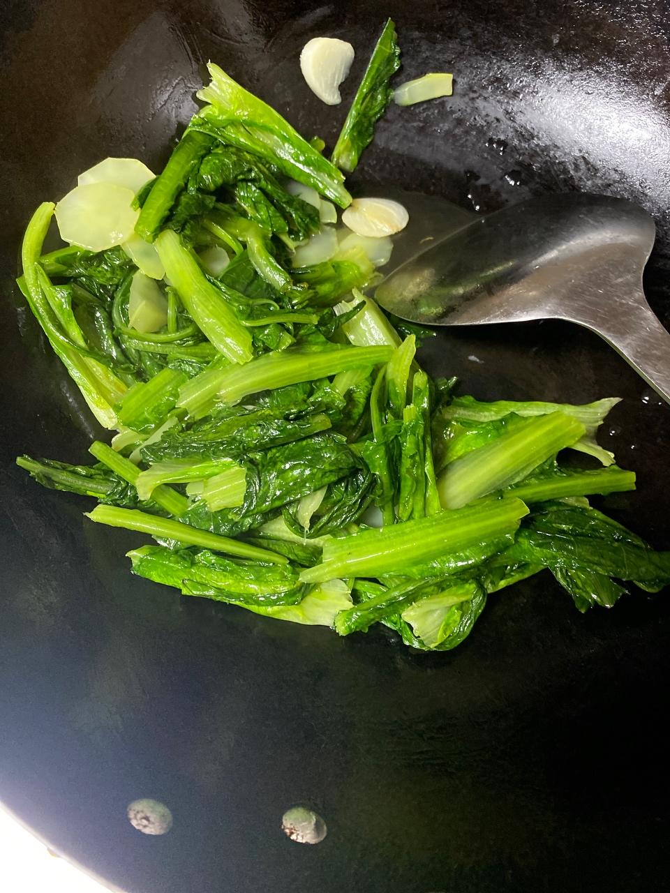 清炒油麦菜