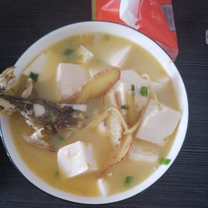 黄骨鱼豆腐汤