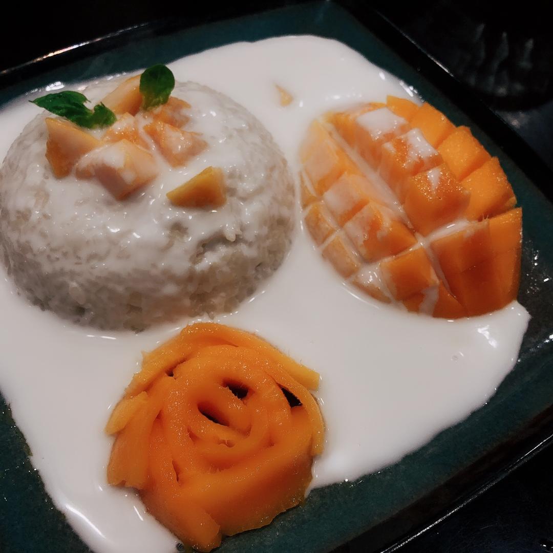 椰浆芒果糯米饭