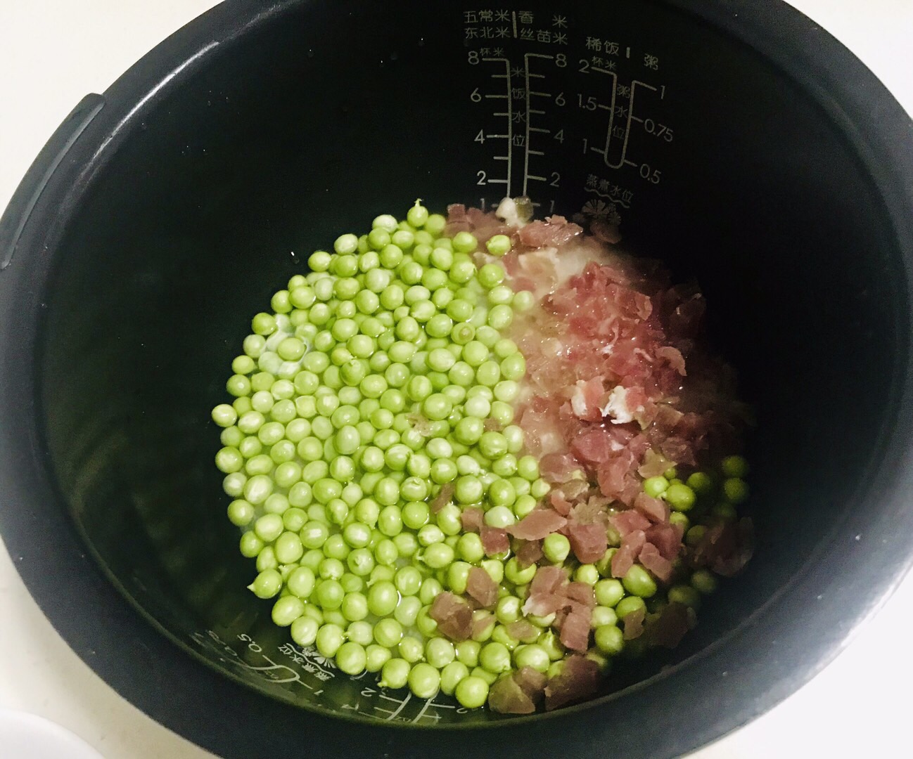 腊肉豌豆饭的做法 步骤2
