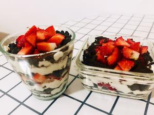草莓🍓奥利奥🍪木糠杯的做法 步骤4