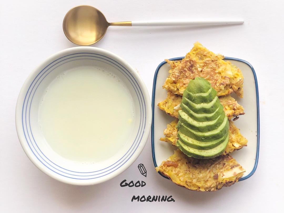 牛油果燕麦虾米菜丝小饼