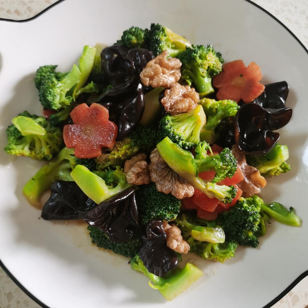 月子餐丽身菜谱《兰花核桃》