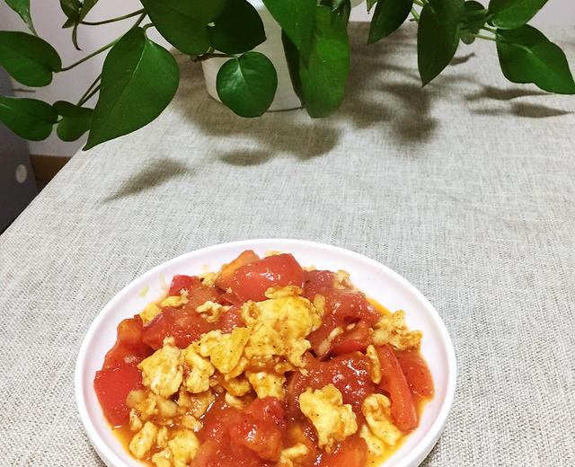 【三个小时十八道菜】之西红柿炒鸡蛋的做法