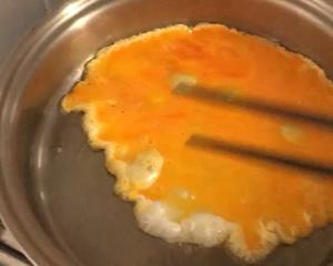 安利锅做鸡蛋炒西红柿的做法 步骤2