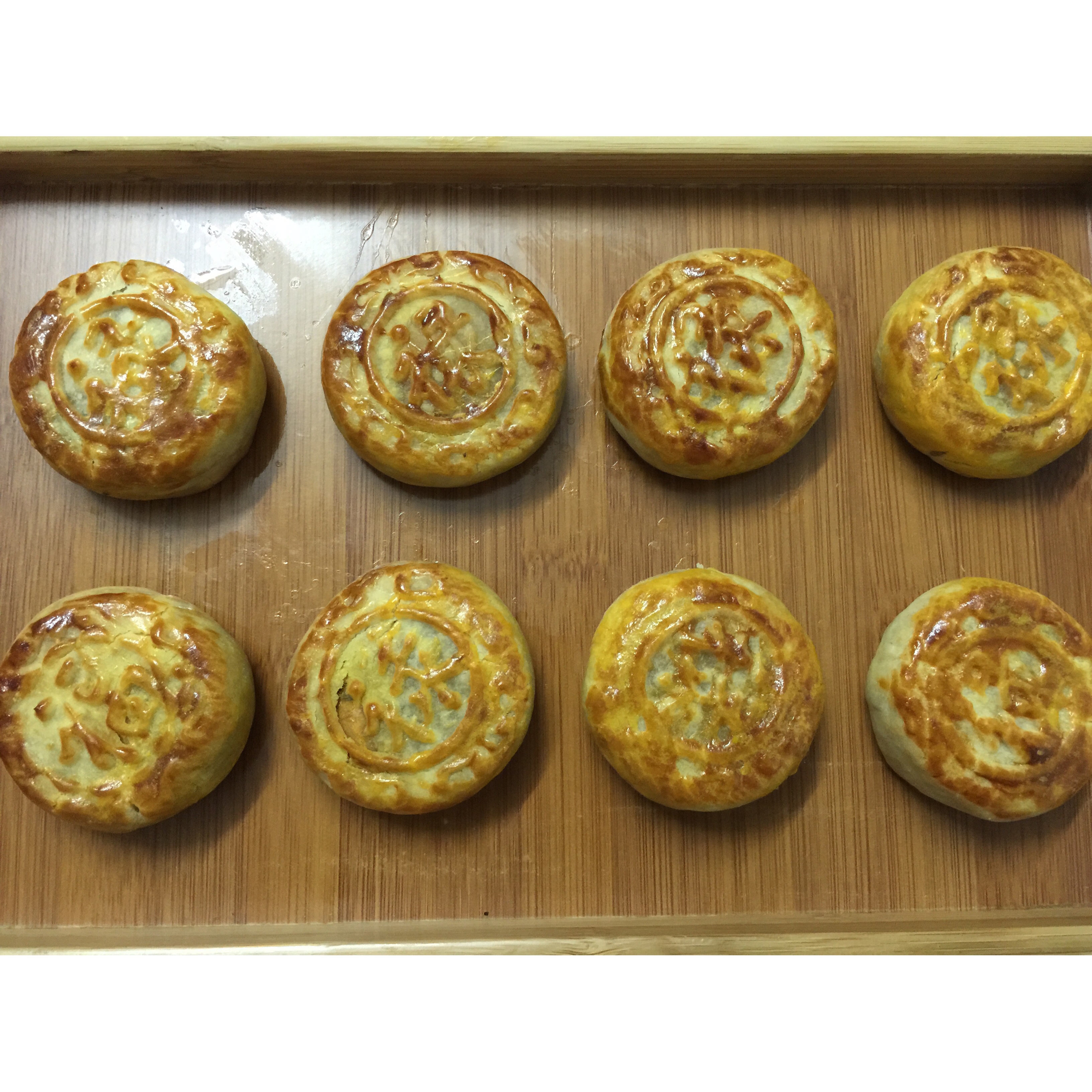 广式月饼－－蛋黄豆沙月饼