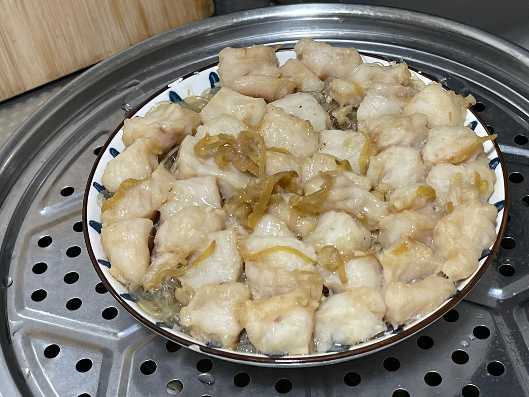 15分钟搞定【蒜蓉粉丝蒸龙利鱼】，入夏前多吃它准能瘦！