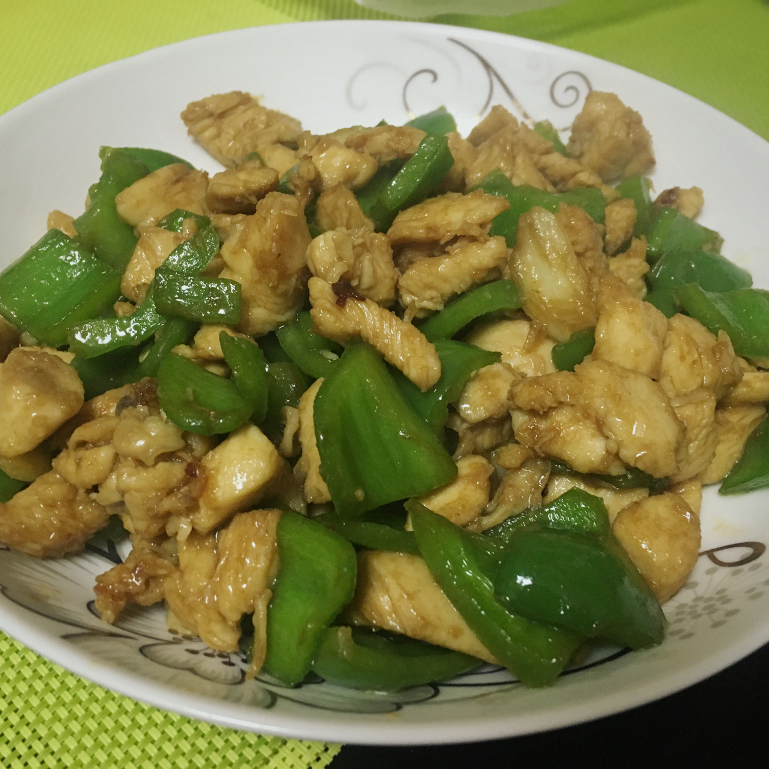 彩椒炒鸡丁