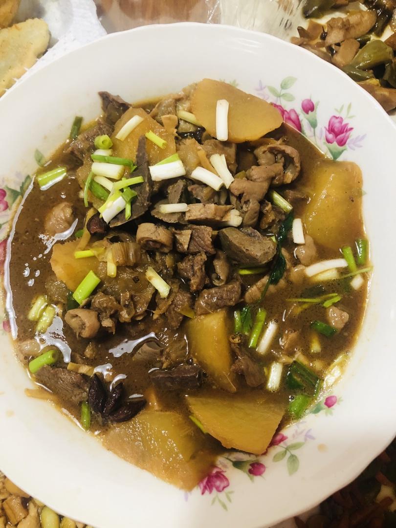 粤式萝卜腐竹牛腩煲（牛杂档味道）