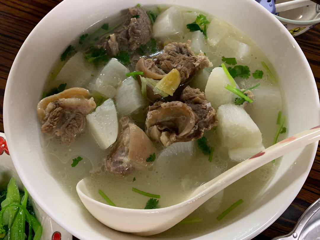 羊肉炖白萝卜