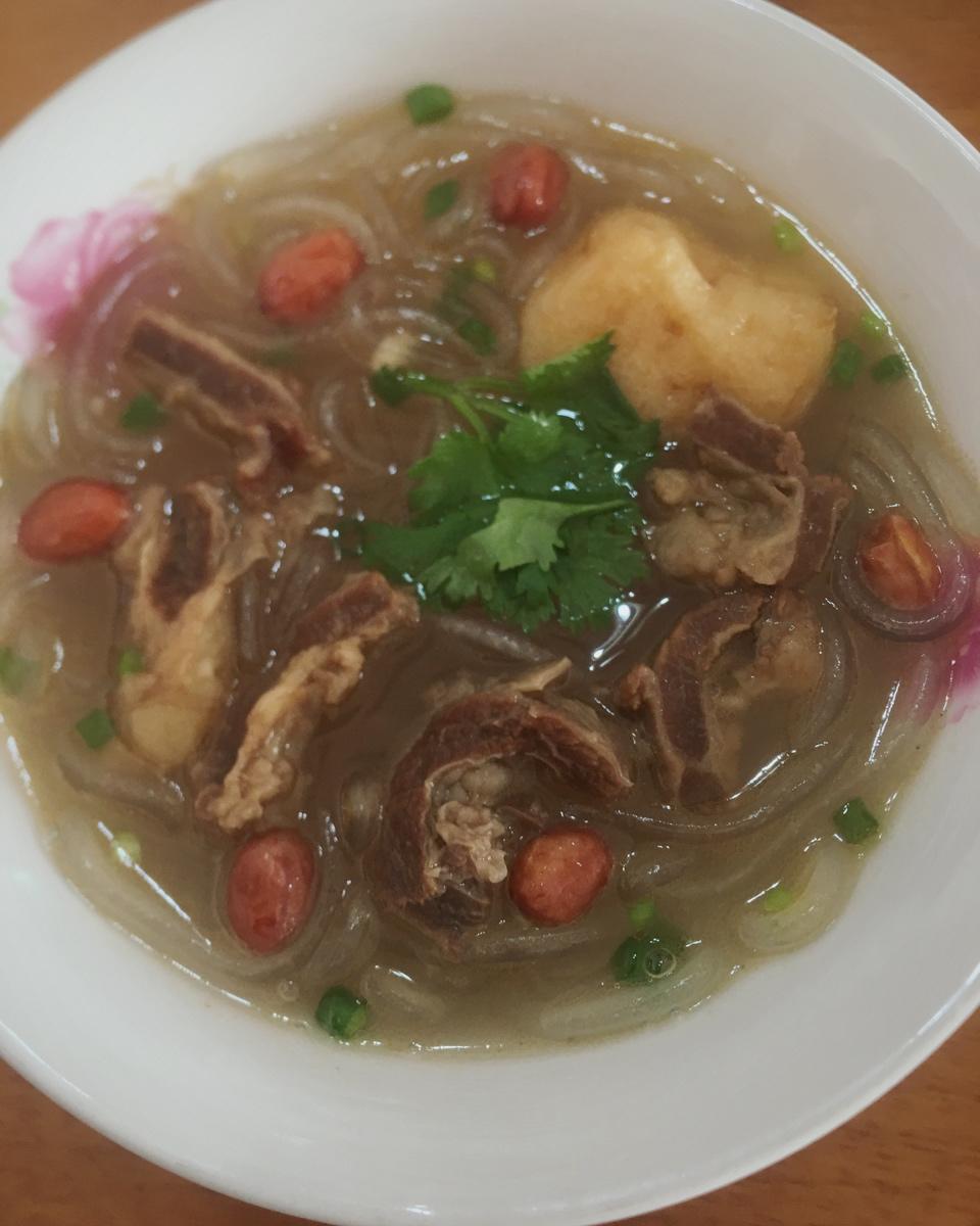 砂锅牛腩土豆粉